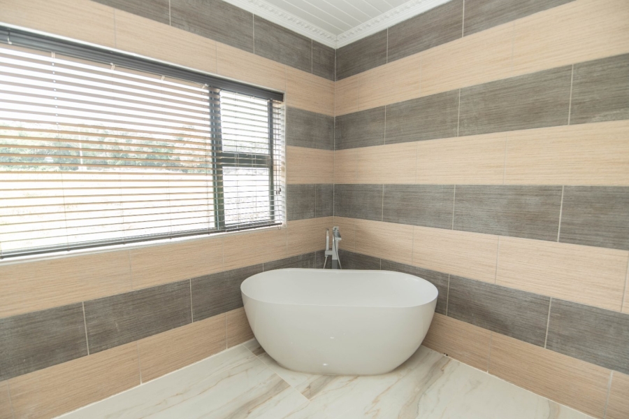 6 Bedroom Property for Sale in Royalston Residential Estate and Wildlife Reserve Eastern Cape